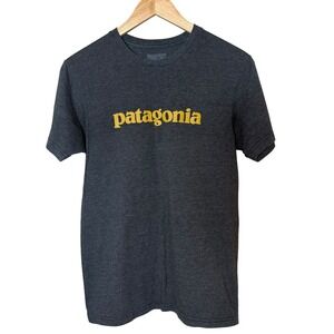 Patagonia T-Shirt Mens Small Gray Spell Out Short Sleeve Tee Logo Slim Fit